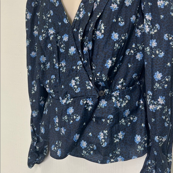 Free People - A Night You Navy Floral Long Sleeve Wrap Blouse Size Small - Picture 6 of 13